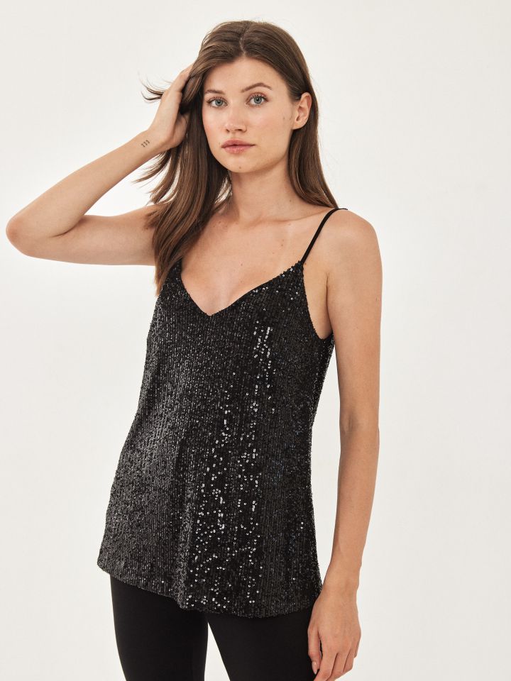 גופיה פייטים בצבע שחור