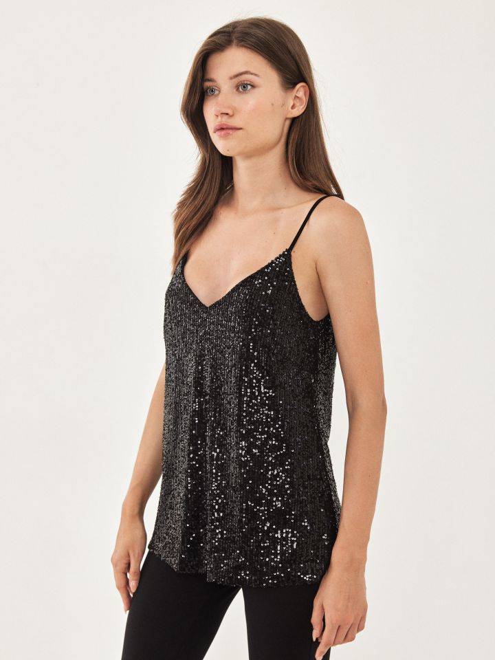 גופיה פייטים בצבע שחור