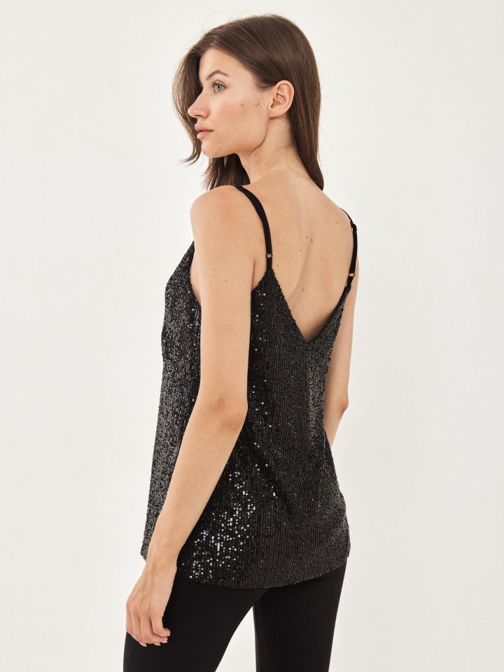 גופיה פייטים בצבע שחור