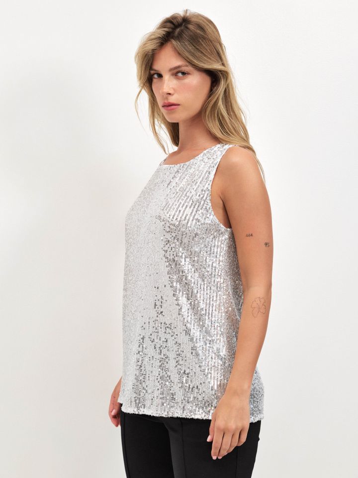 גופיה פייטים בצבע אפור כסף