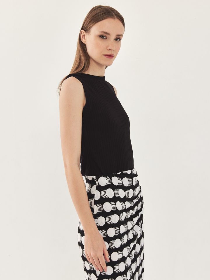 גופיה ניקי ריב PROMO בצבע שחור