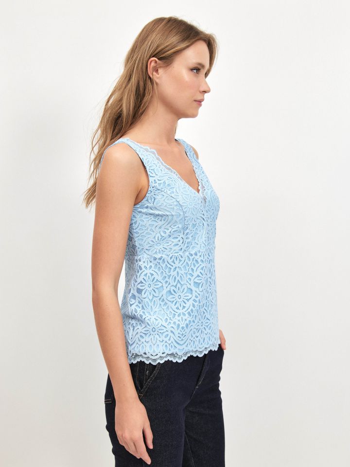 גופיה V תחרה PROMO בצבע תכלת אורלי