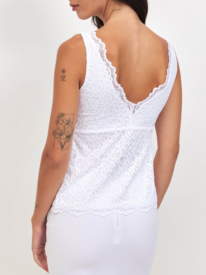 גופיה V תחרה PROMO בצבע לבן