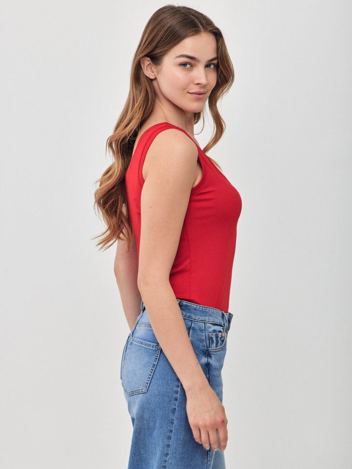 גופיה ריפס  PROMO בצבע אדום