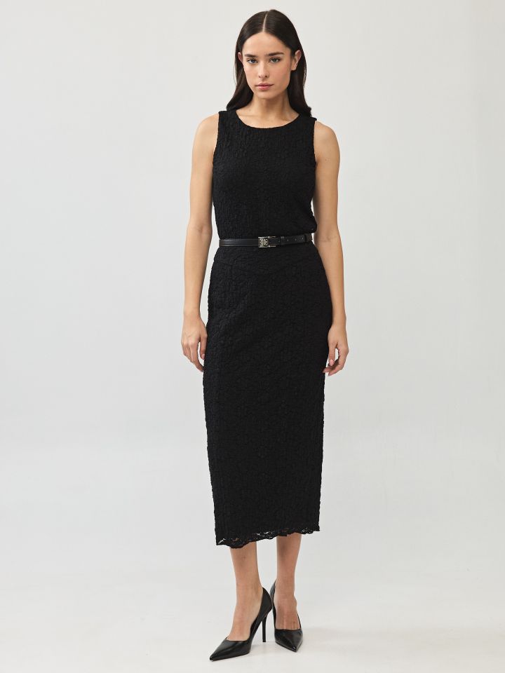 גופיה כתפיות תחרה בצבע שחור