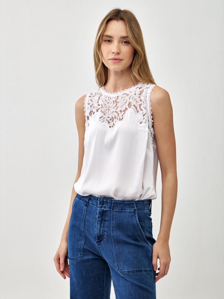 גופיה סטן שילוב תחרה בצבע לבן