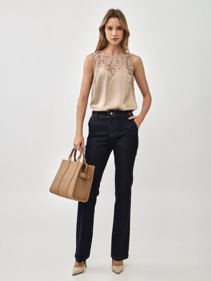 גופיה סטן שילוב תחרה בצבע בייז קפוצינו