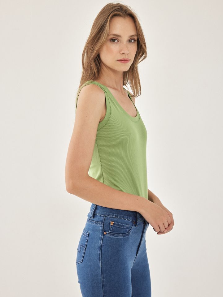 גופיה כתפיה רחבה ריבס PROMO בצבע ירוק