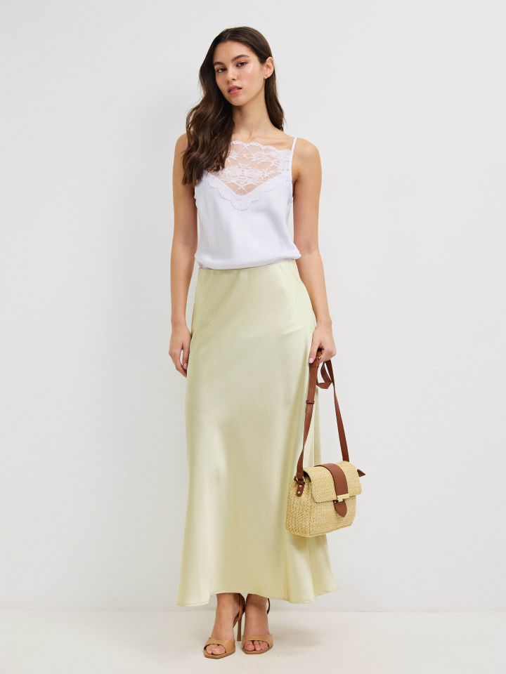 גופיה סטן שילוב תחרה בצבע לבן