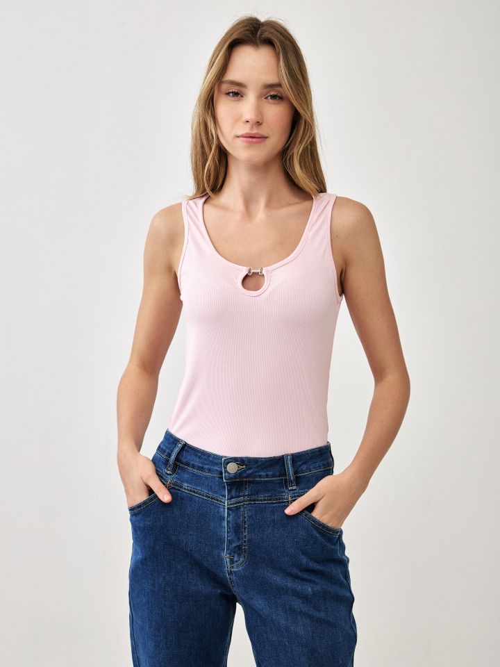 גופיה ריב פתח אבזם בצבע ורוד