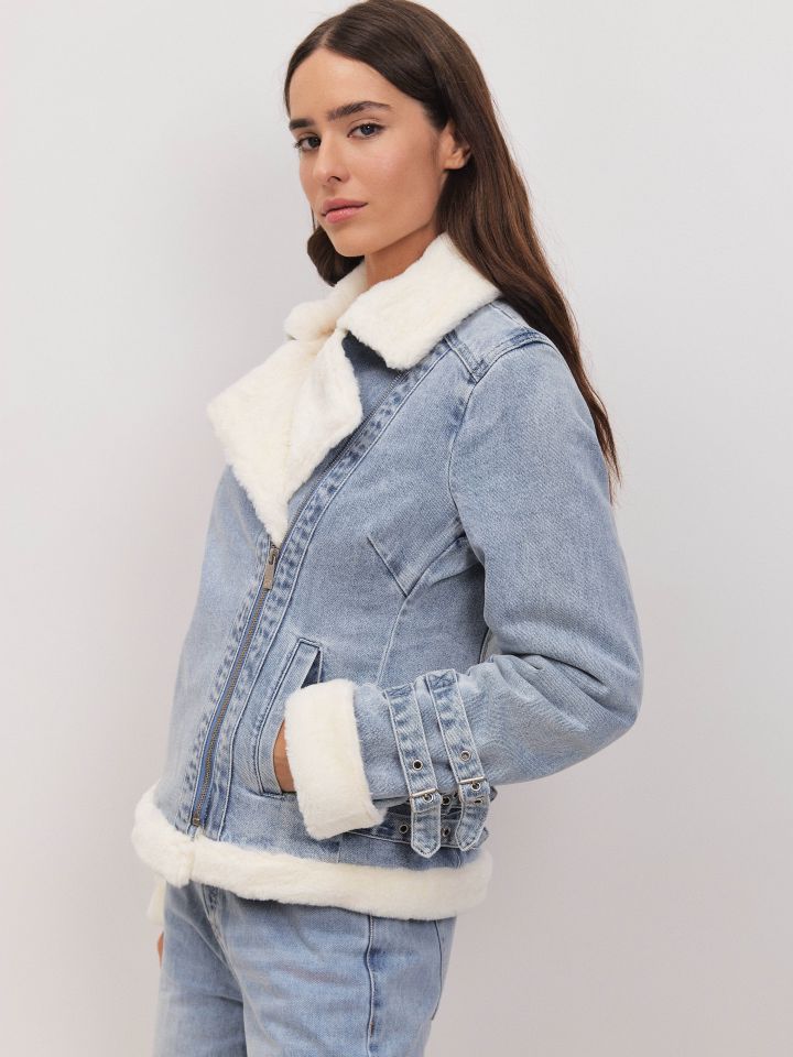 מעיל ג’ינס דמוי פרווה PROMO בצבע ג’ינס בהיר