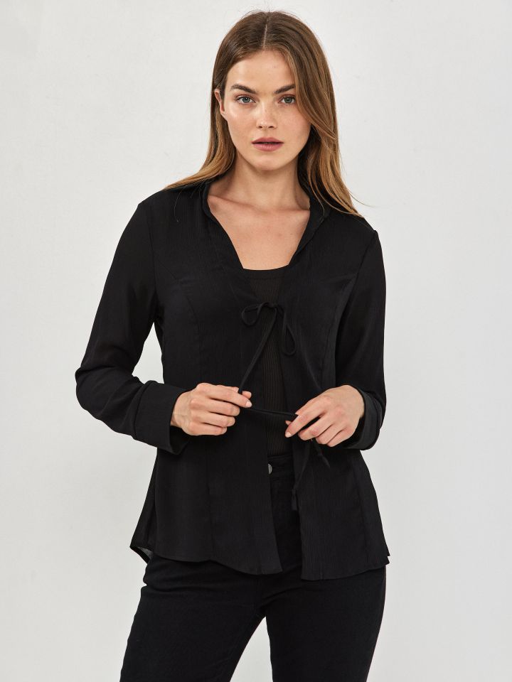 עליונית קשירה בצבע שחור