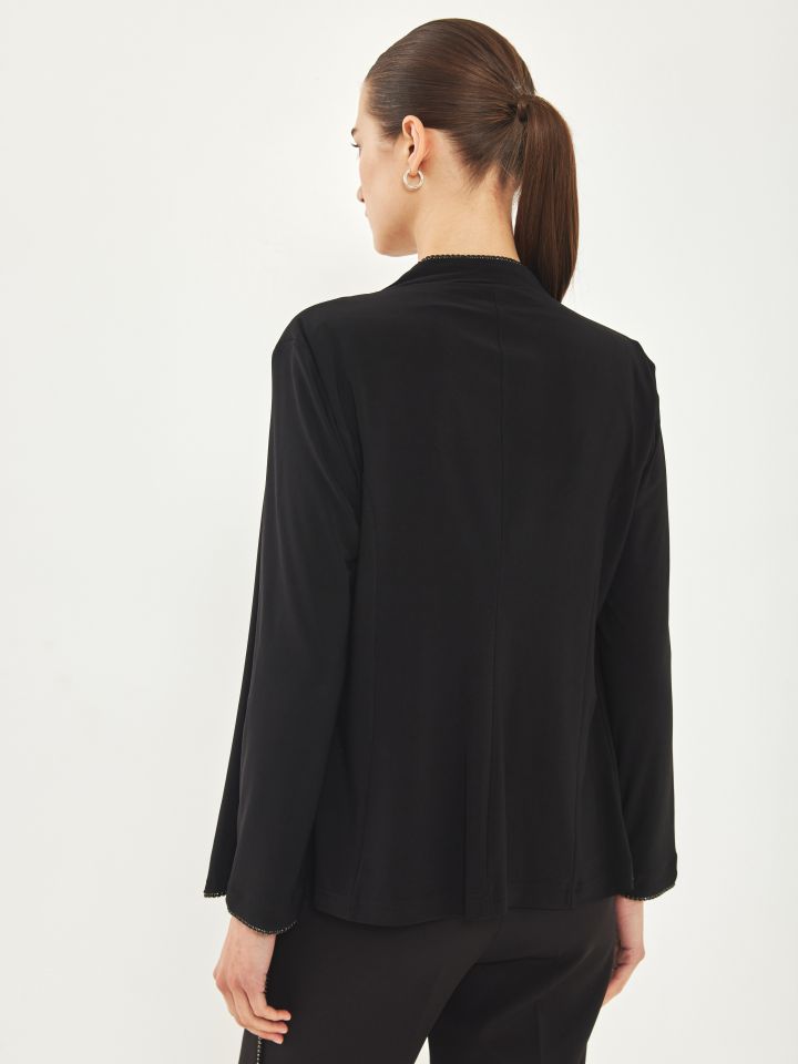 עליונית יהלומים בצבע שחור