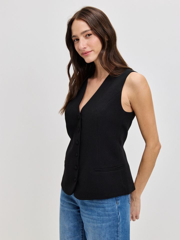 וסט V כפתורים PROMO בצבע שחור