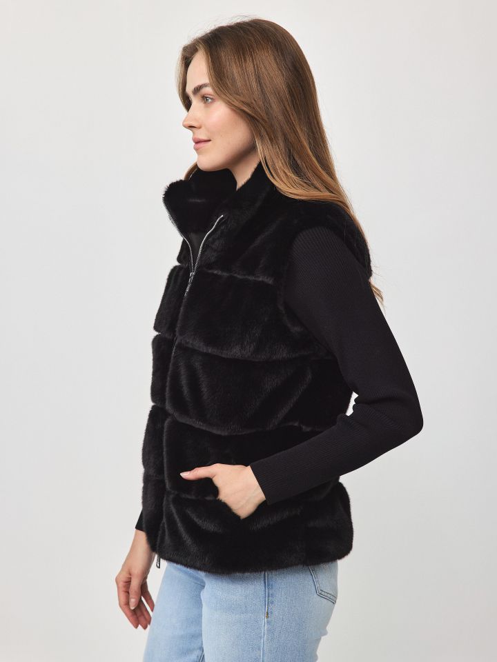 וסט דמוי פרווה  ROMI PROMO בצבע שחור