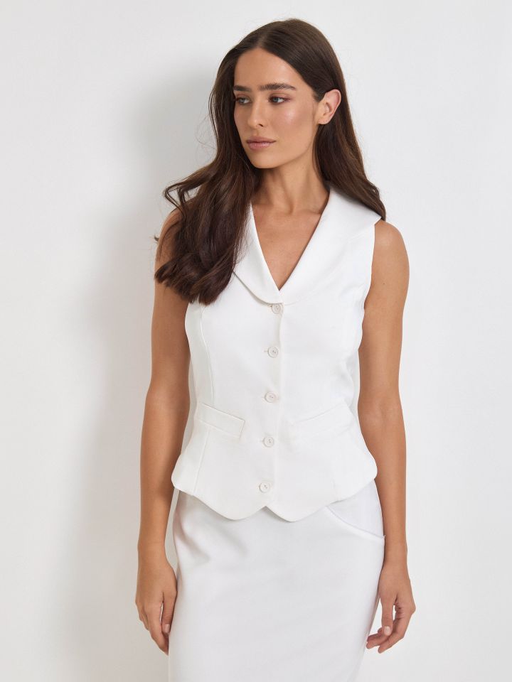 וסט צוארון KONTENTO בצבע לבן