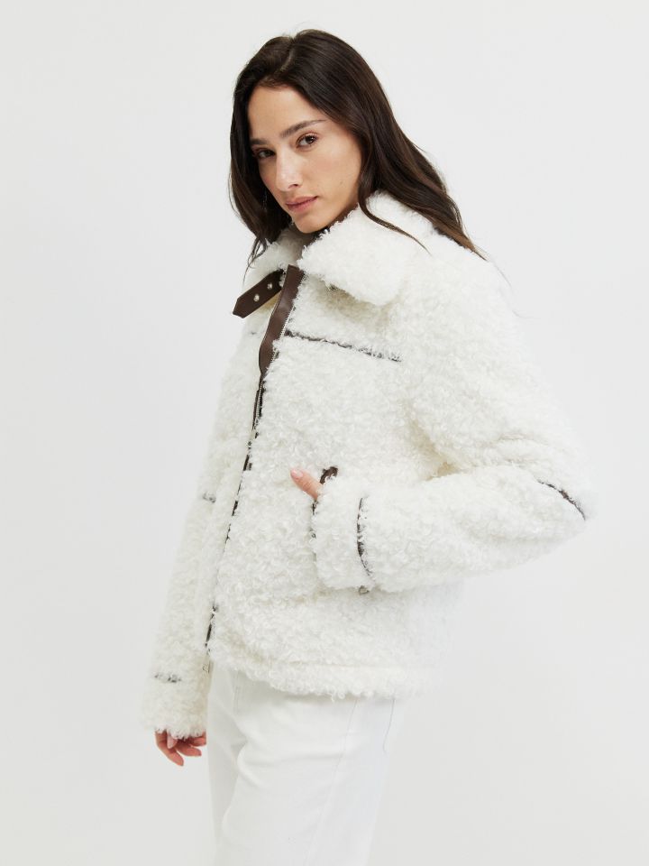 מעיל מראה פרווה פספולים בצבע אופוויט