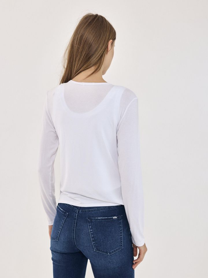 עליונית מודל PROMO בצבע לבן