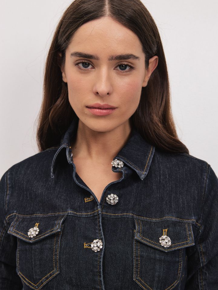 ג’קט ג’ינס כפתורי דמוי יהלומים בצבע ג’ינס כהה
