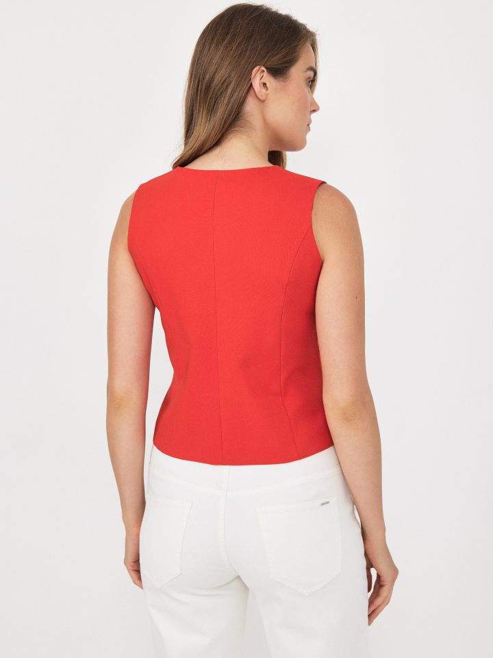 וסט דמוי יהלומים בצבע אדום