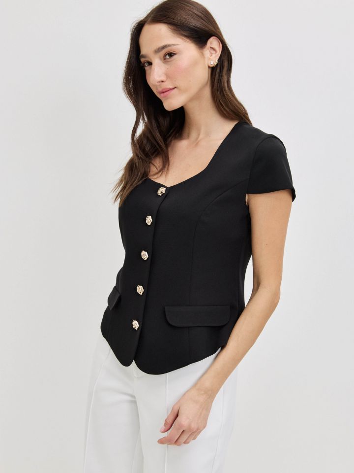 וסט כפתורים ROMI בצבע שחור