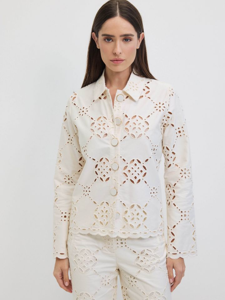 ג’קט ריקמות בצבע אופוויט