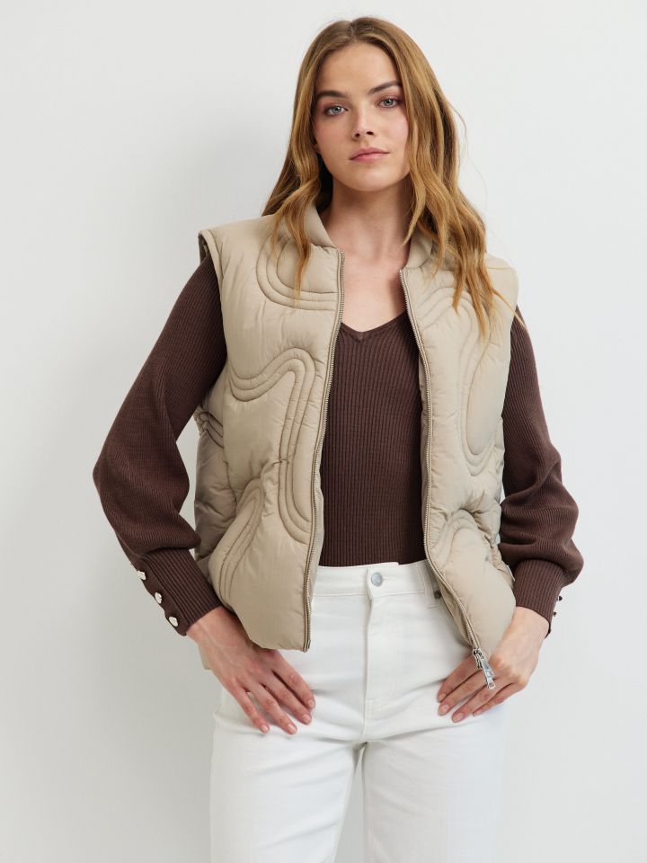 וסט תיפורים SHIRA PROMO בצבע אבן