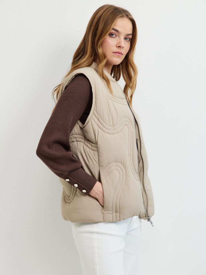 וסט תיפורים SHIRA PROMO בצבע אבן