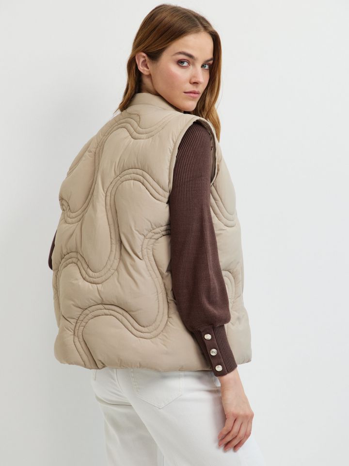 וסט תיפורים SHIRA PROMO בצבע אבן