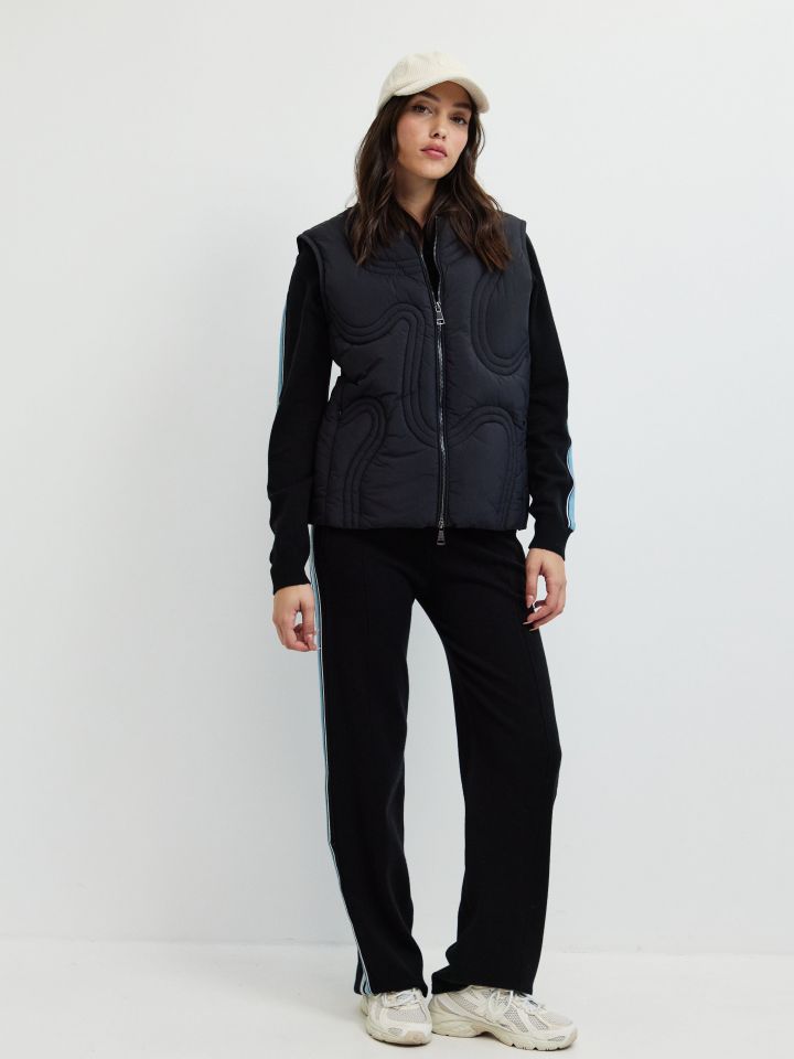 וסט תיפורים SHIRA PROMO בצבע שחור