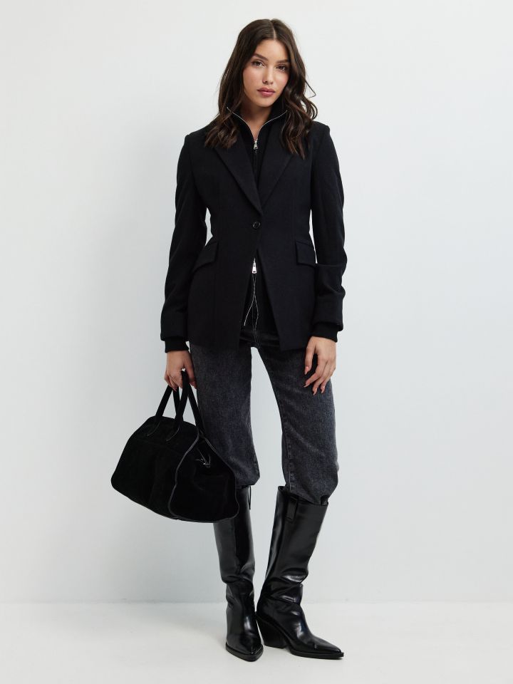 ג’קט שילוב סריגה ורוכסן בצבע שחור