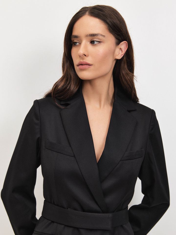 ג’קט + חגורה  PARIS בצבע שחור