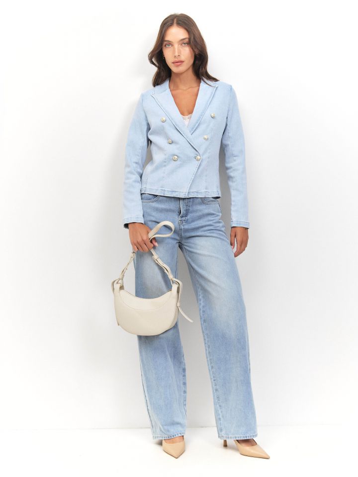 ג’קט ג’ינס כפתורים בצבע ג’ינס בהיר