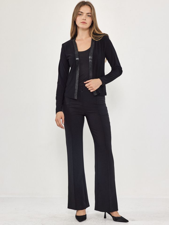 עליונית יהלומים בצבע שחור