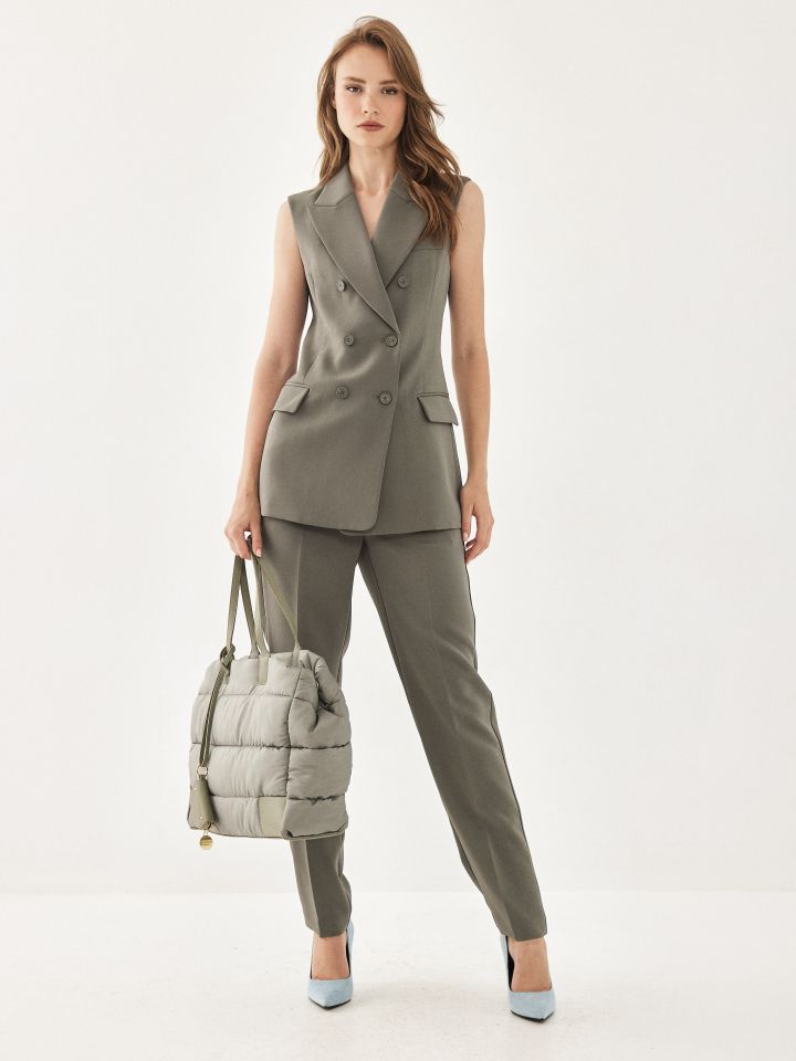 וסט כפתורים בצבע ירוק גולברי