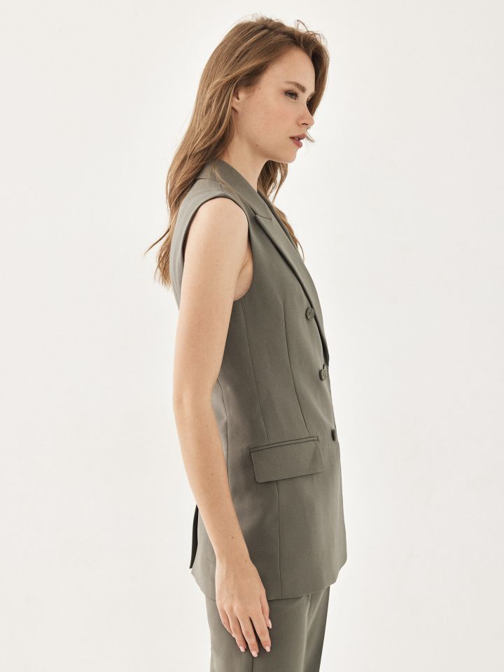 וסט כפתורים בצבע ירוק גולברי