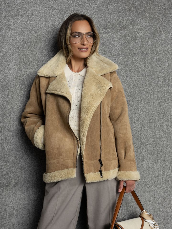 מעיל מראה זמש בצבע בייז קפוצינו