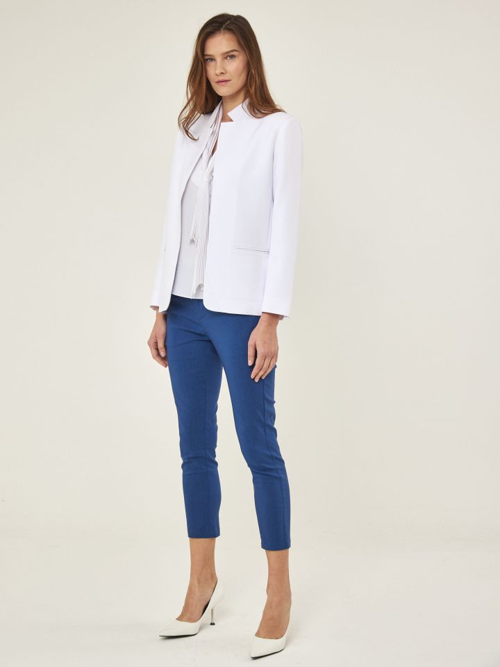 ג’קט LIA בצבע לבן