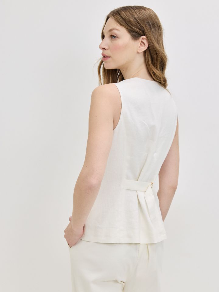 וסט מראה פישתן כפתורים בצבע שמנת