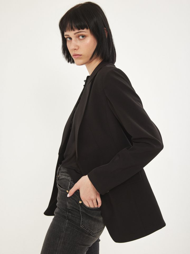 ג’קט MONACO תיפורים בצבע שחור