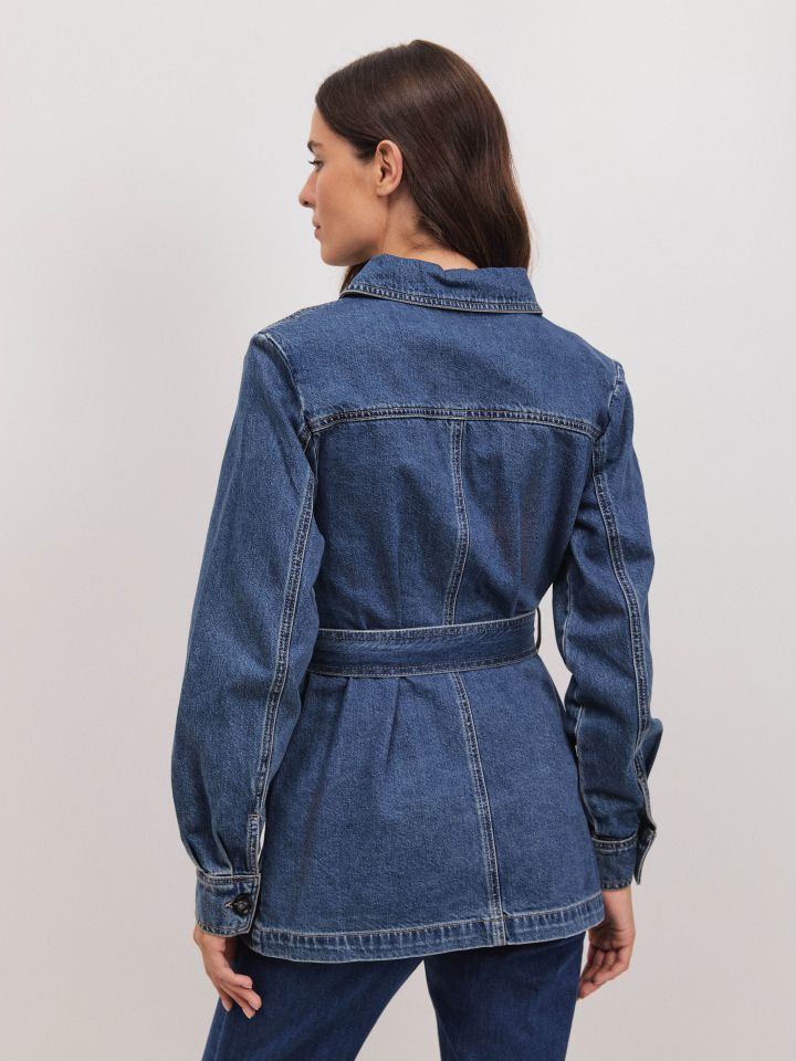 ג’קט ג’ינס כיסים בצבע ג’ינס