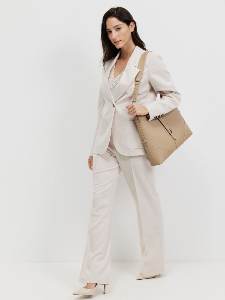 ג’קט כיסים SHIRA בצבע בייז’