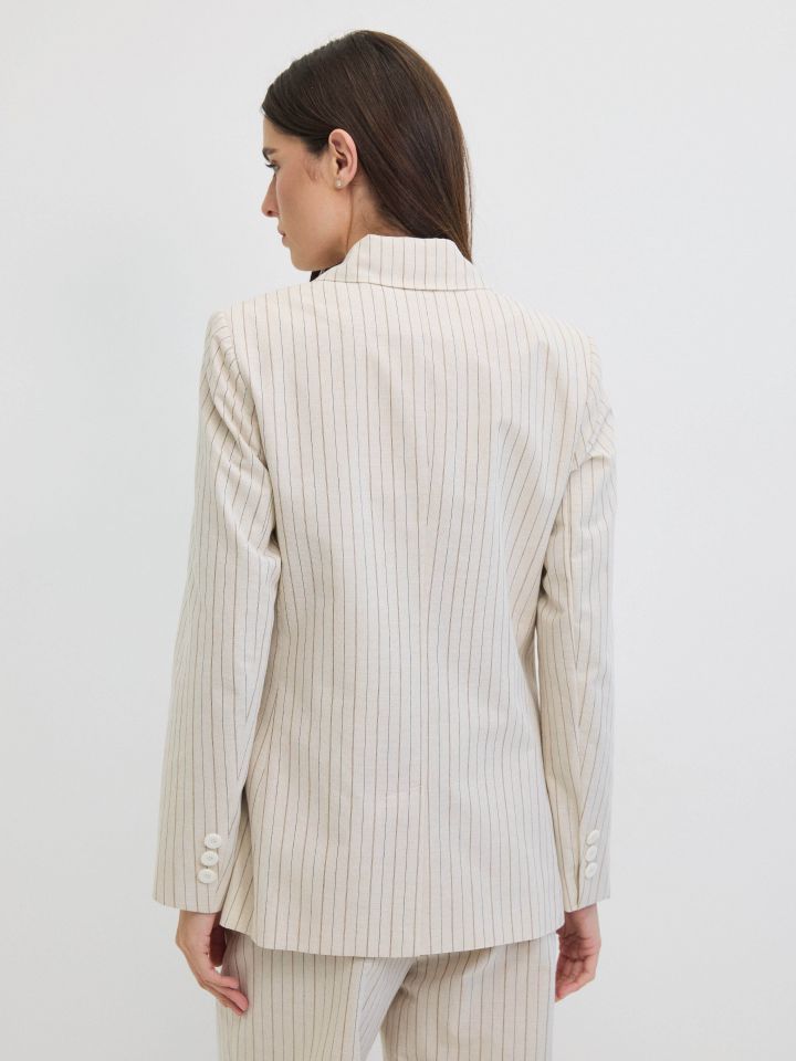 ג’קט פסים כפתור בצבע אופוויט