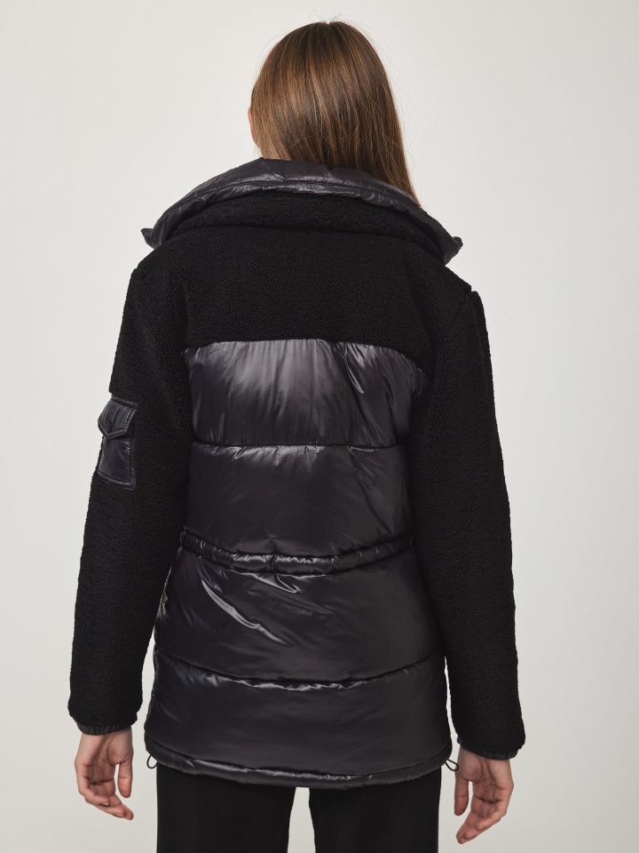 מעיל שילוב מראה פרווה בצבע שחור