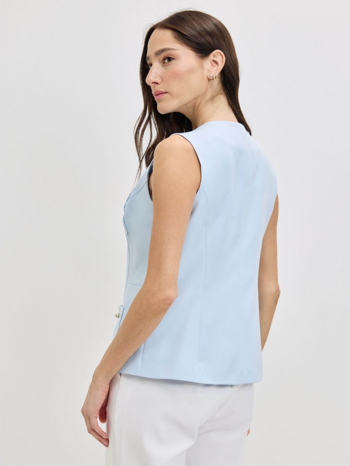 וסט כפתורים SHIRA בצבע תכלת