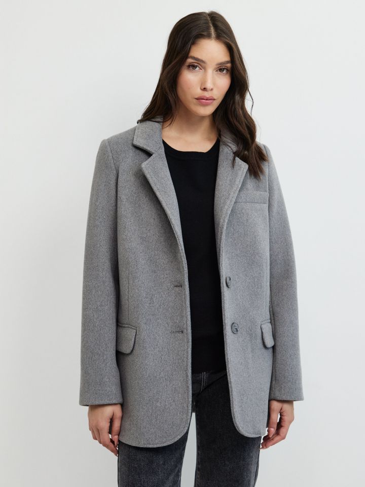 מעיל מראה צמר כיסים בצבע אפור כסף