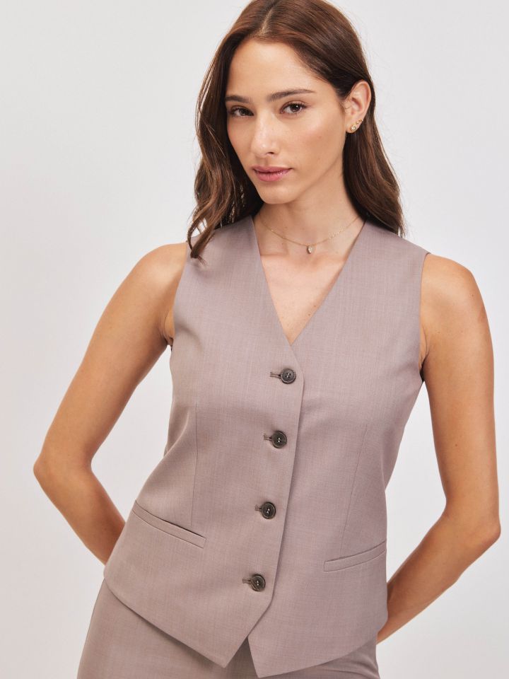 וסט LIAT כפתורים בצבע בייז מלנג’