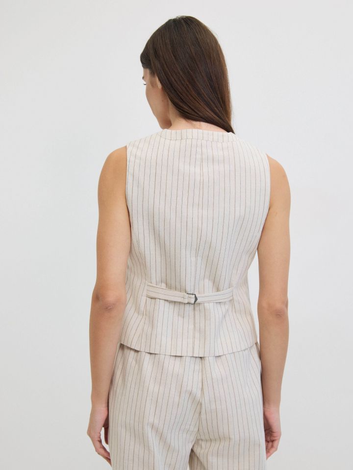 וסט פסים בצבע אופוויט