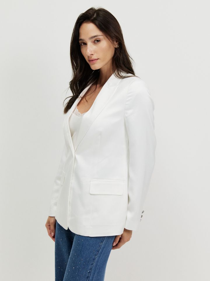 ג’קט כיסים בצבע לבן