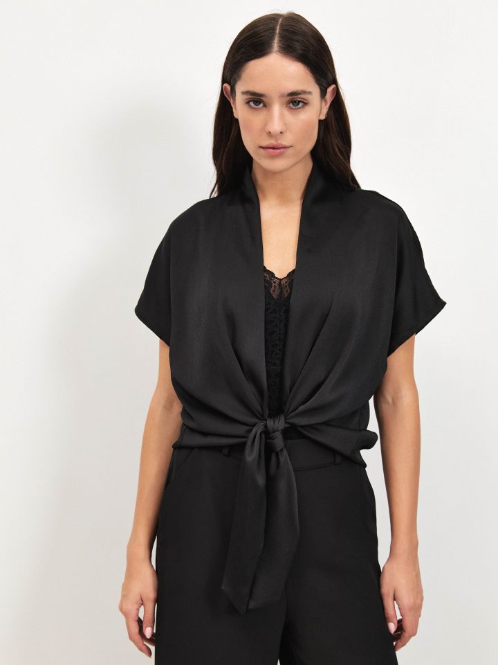 עליונית סטן קשירה PROMO בצבע שחור